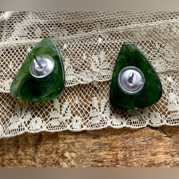 Vintage Marbled Jade Green Bakelite Style Pierced Contemporary Earrings Jewelry - Picture 5 of 5